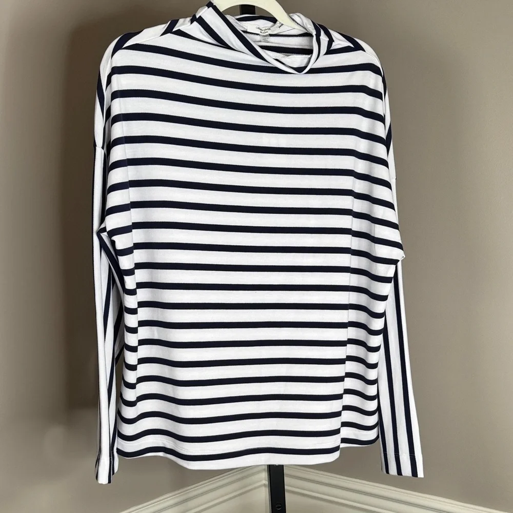 Cable & Gauge Studio Striped Top in Navy and White size large